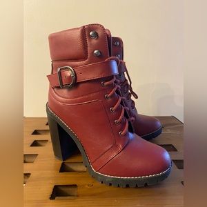 BCBG  size 9 Padina Stacked Heel Boots